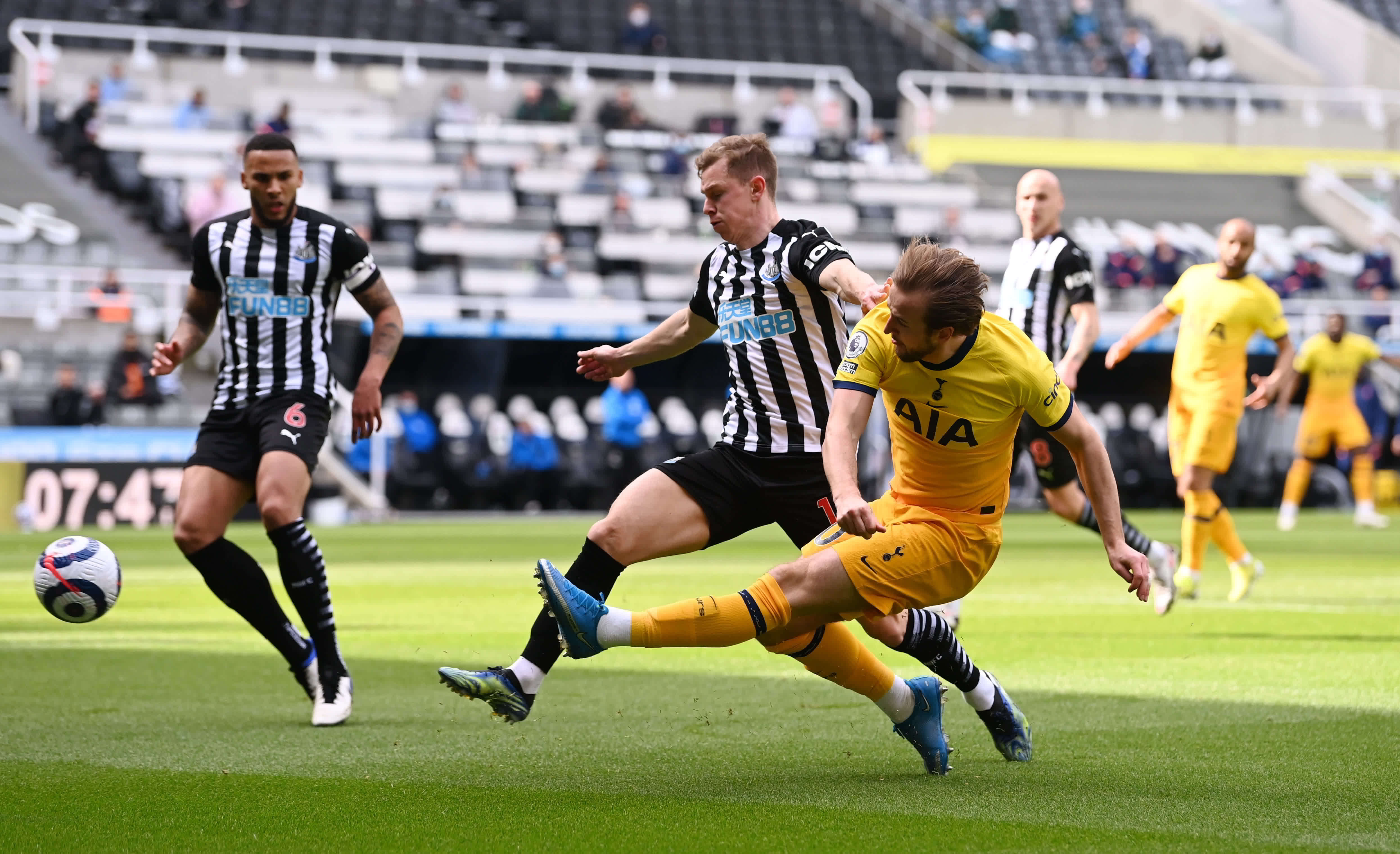 他多次面对 他多次面对